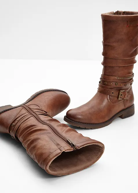 Stivali Mustang, Mustang