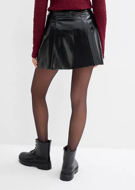 Gonna corta in similpelle con pieghe baciate, bonprix