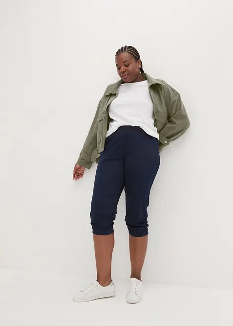 Pantaloni capri di misto cotone con cinta comoda, bonprix