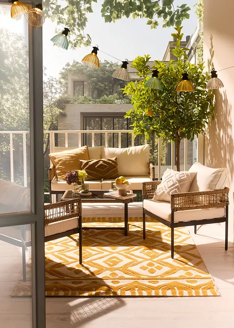 Catena luminosa LED a forma di fiore, bonprix