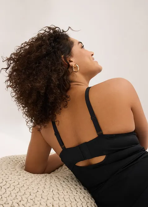 Top con coppe preformate, pizzo ed effetto modellante medio, bonprix