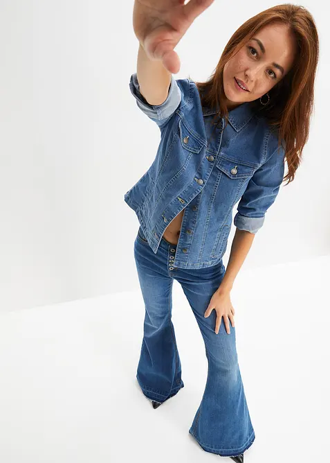 Jeans a zampa con orlo aperto, bonprix