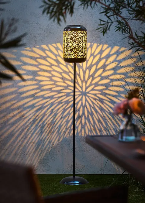 Lampada solare decorativa da terra, bonprix
