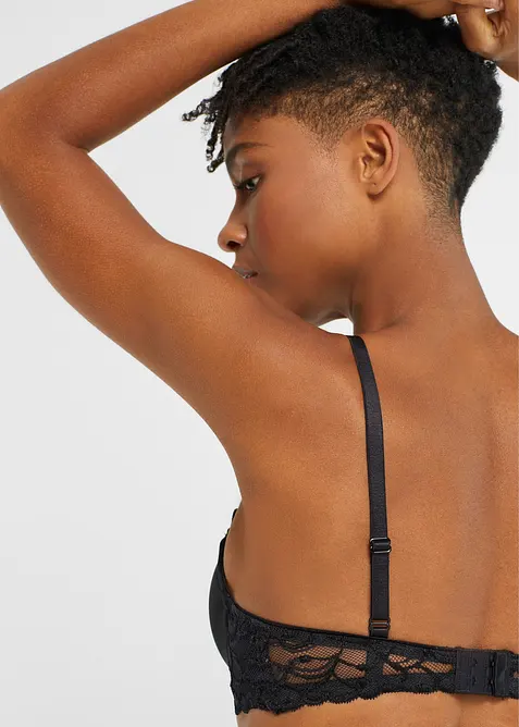 Reggiseno con coppe preformate e poliammide riciclata, bonprix