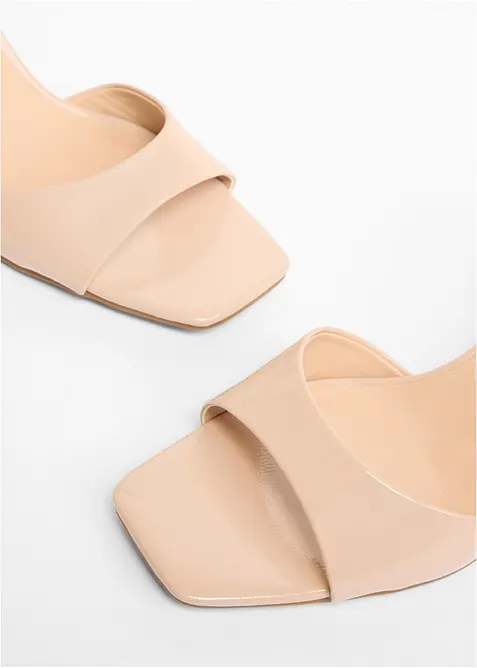 Sandali effetto vernice con cinturino, bonprix