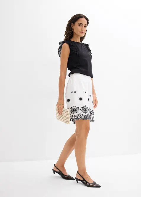 Shorts in twill con pizzo traforato, bonprix