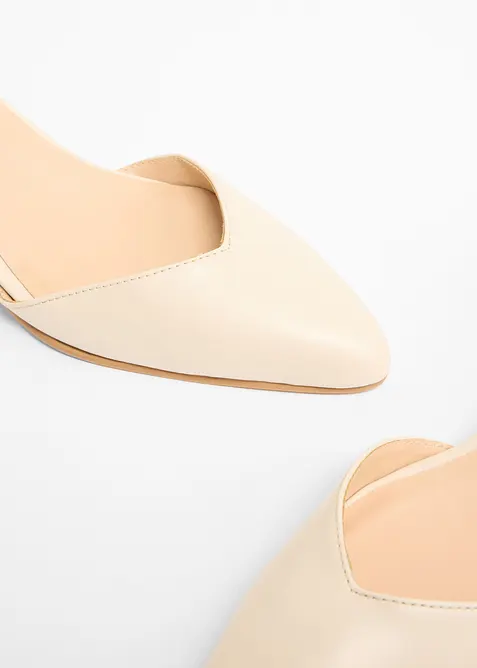 D&eacute;collet&eacute; con cinturino e tacco basso, bonprix