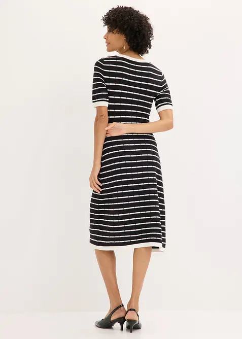 Abito in maglia di viscosa con bottoni, bonprix