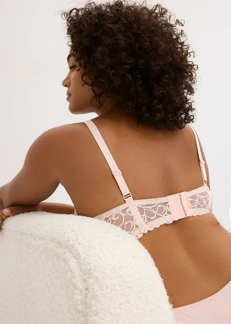 Reggiseno con coppe preformate e poliammide riciclata, bonprix