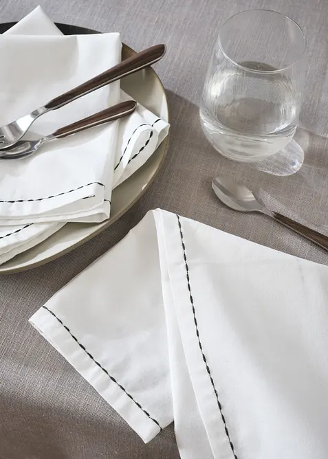 Salviette in tessuto di cotone biologico con ricamo (pacco da 4), bonprix