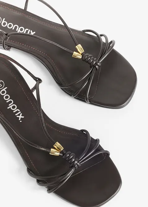 Sandali con fascette e dettagli di metallo, bonprix