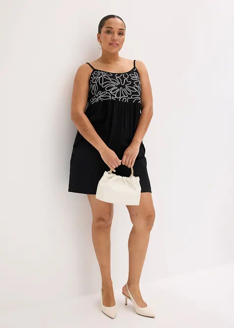 Shorts con ricami traforati, bonprix