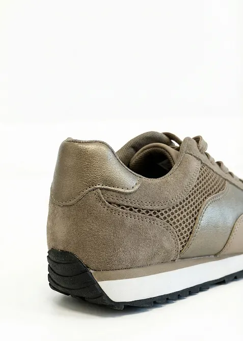 Sneaker con inserto in mesh, bonprix