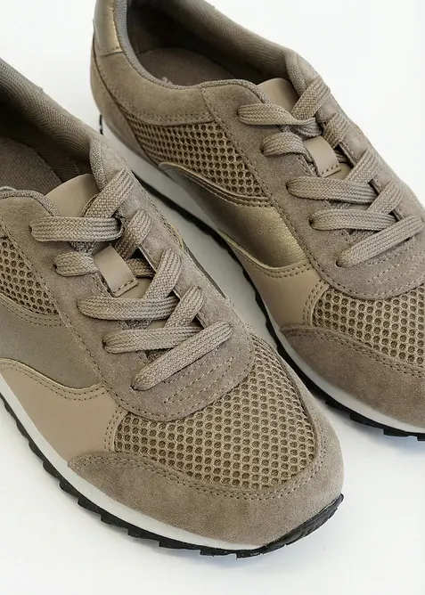 Sneaker con inserto in mesh, bonprix
