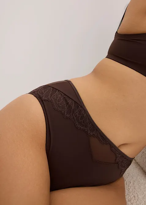 Slip alto con pizzo delicato, bonprix