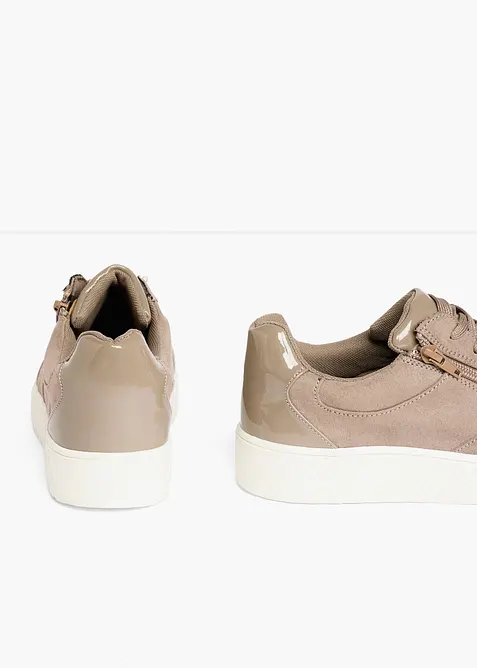Sneaker con soletta imbottita, bonprix