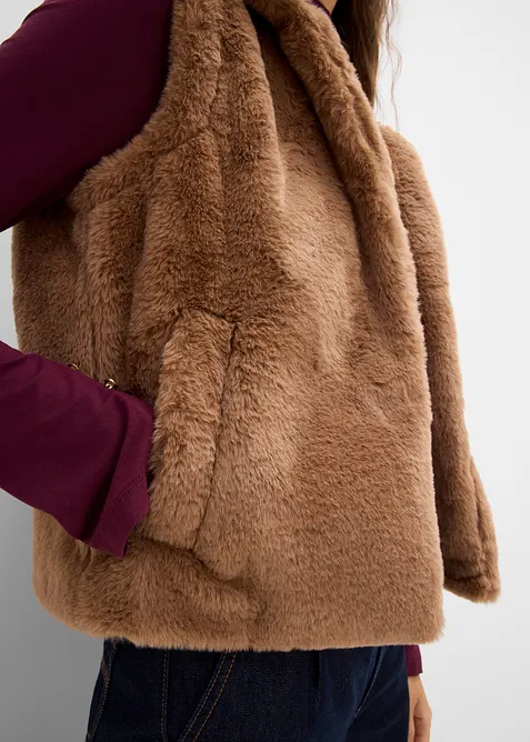 Gilet in pelliccia sintetica con tasche laterali, bonprix