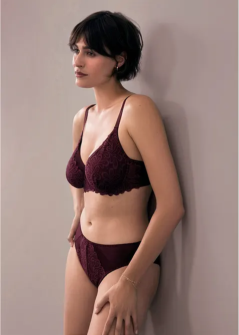 Slip con pizzo delicato, bonprix