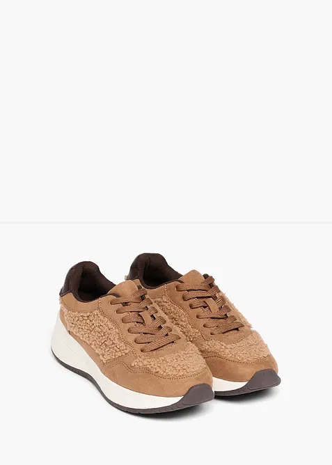 Chunky sneaker con dettagli in pelliccia sintetica, bonprix