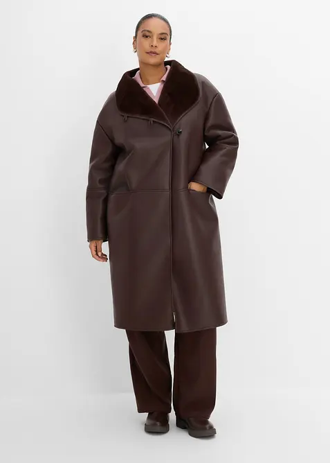 Cappotto in similpelle con collo alto, bonprix