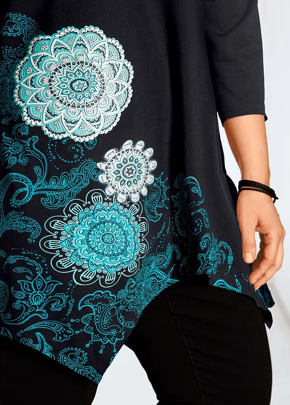 Maglia lunga con fondo asimmetrico, scollo a V e maniche a 3/4, bonprix