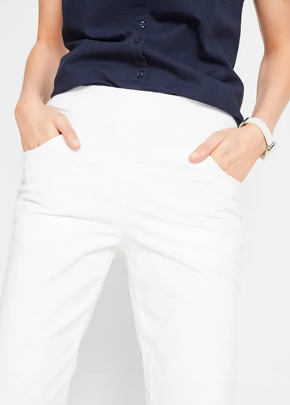 Pantaloni capri di misto cotone con cinta comoda, bonprix