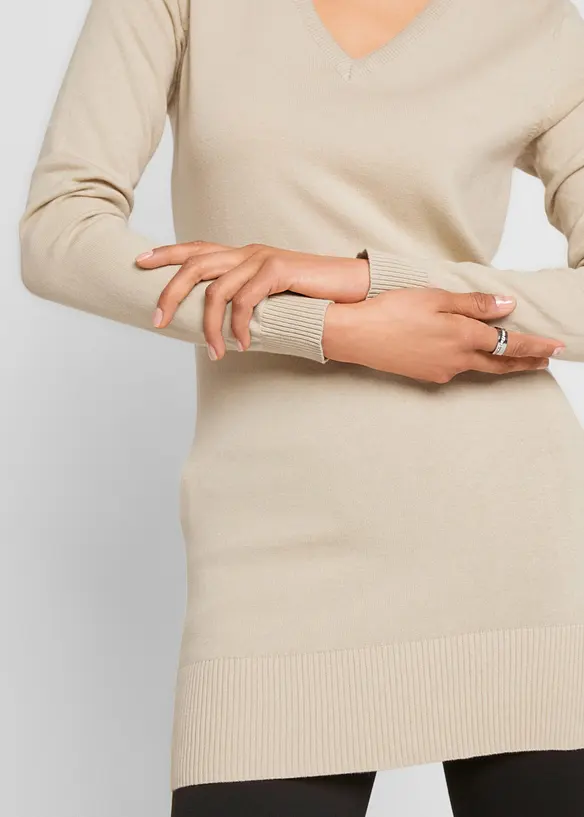 Maglione lungo basic in filato fine con scollo a V, bonprix