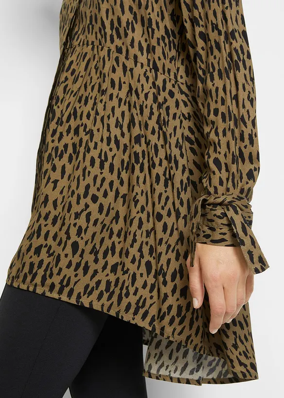 Camicia con fondo asimmetrico in pura viscosa, bonprix