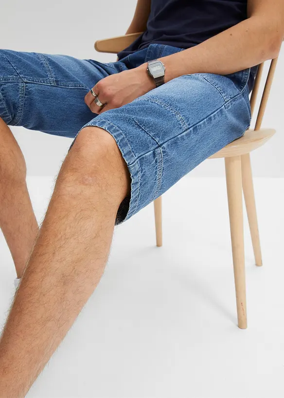 Bermuda lunghi in jeans leggero con elastico in vita, relaxed fit, bonprix