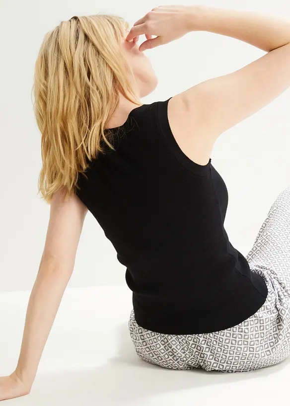 Top in maglia fine con scollo a V, bonprix