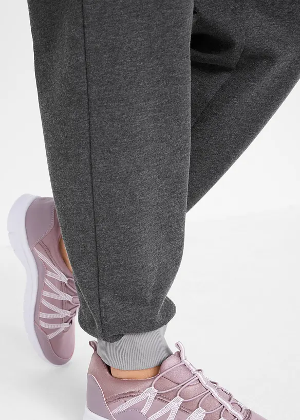 Pantaloni da jogging con elementi a contrasto, bonprix