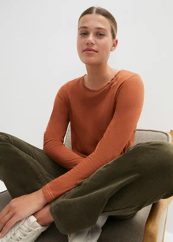 Maglia a maniche lunghe con bottoni decorativi, bonprix