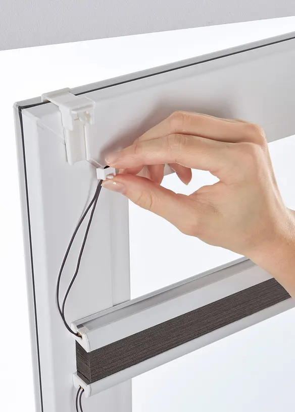 Tenda plissettata oscurante in tinta unita con retro bianco, bonprix