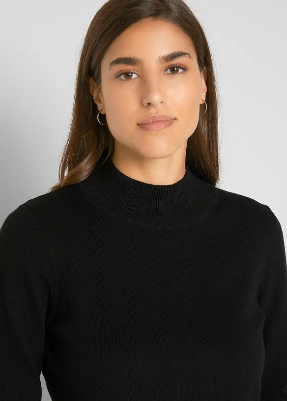 Maglione basic in maglia fine con collo dritto e cotone riciclato, bonprix