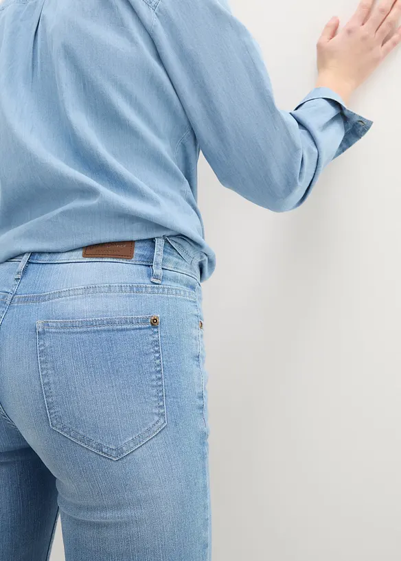 Jeans elasticizzati cropped con spacchetti, bonprix