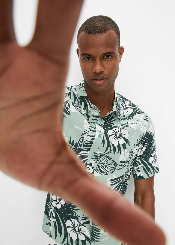 Camicia a maniche corte in viscosa, bonprix