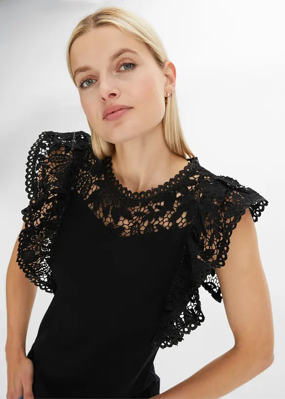 Maglia con pizzo e volant, bonprix