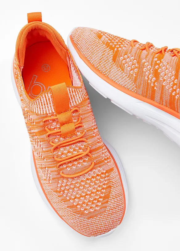 Sneaker slip-in comode in materiale morbido, bonprix