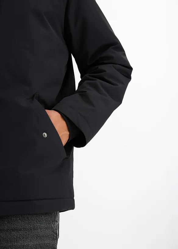 Giacca invernale con cappuccio e poliestere riciclato, bonprix