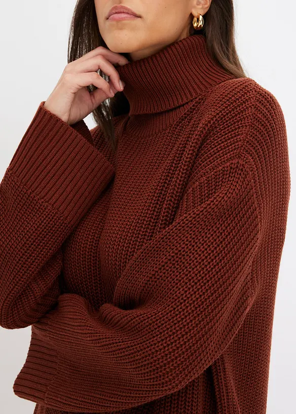 Maglione oversize a collo alto in misto cotone, bonprix