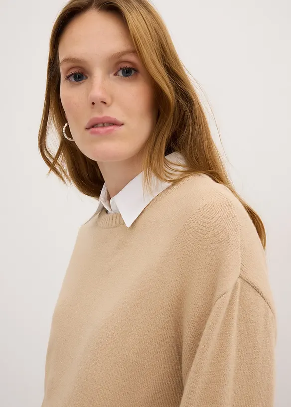 Maglione lungo in filato fine con spacchi laterali in misto viscosa, bonprix