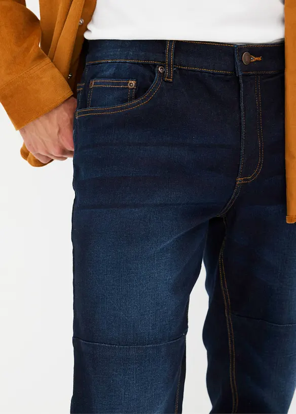 Jeans elasticizzati tapered con taglio comfort, regular fit, bonprix