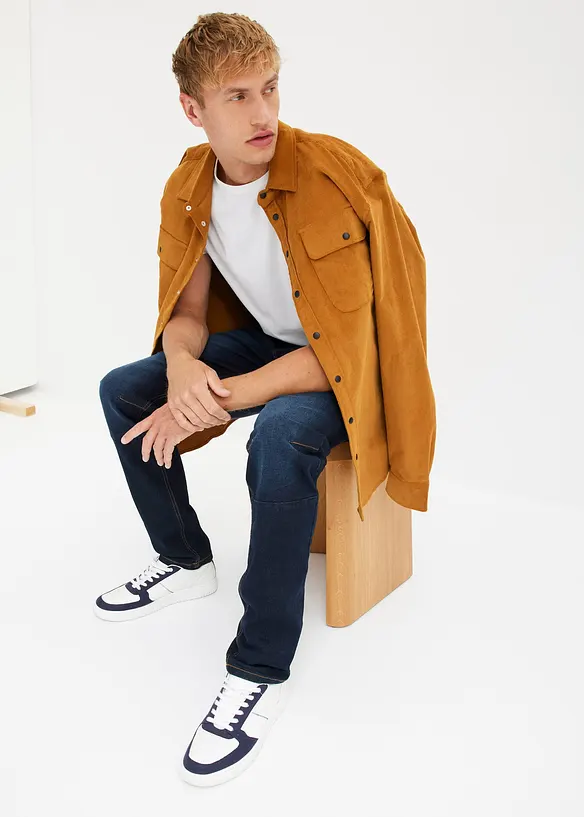 Jeans elasticizzati tapered con taglio comfort, regular fit, bonprix