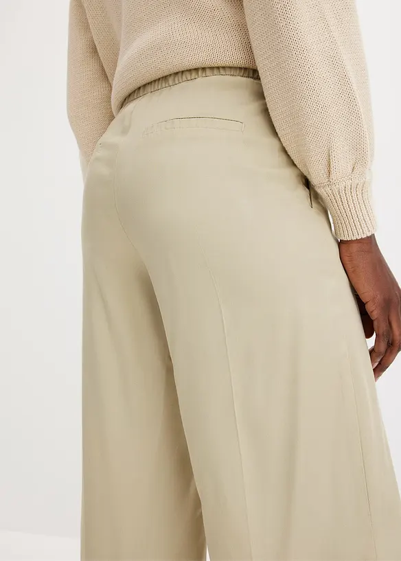 Pantaloni in lyocell con pinces, bonprix