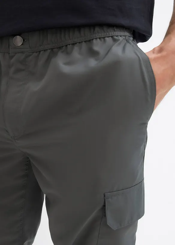 Pantaloni cargo con elastico in vita ultraleggeri, idrorepellenti con finitura Bionic, bonprix