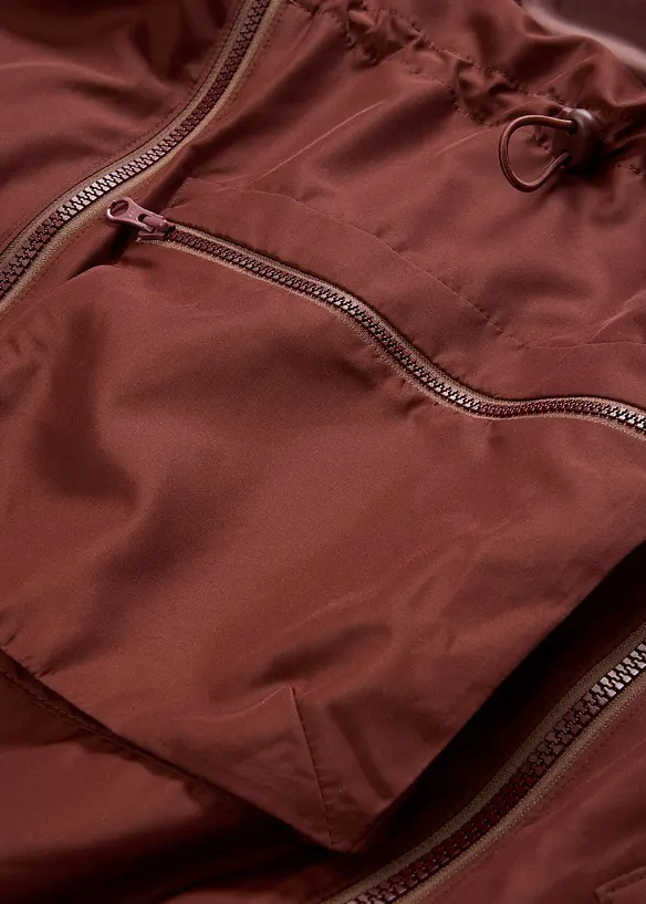 Giacca idrorepellente leggera con due inserti, bonprix