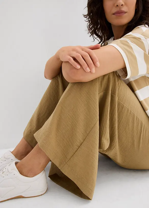 Pantaloni a palazzo con pinces, bonprix