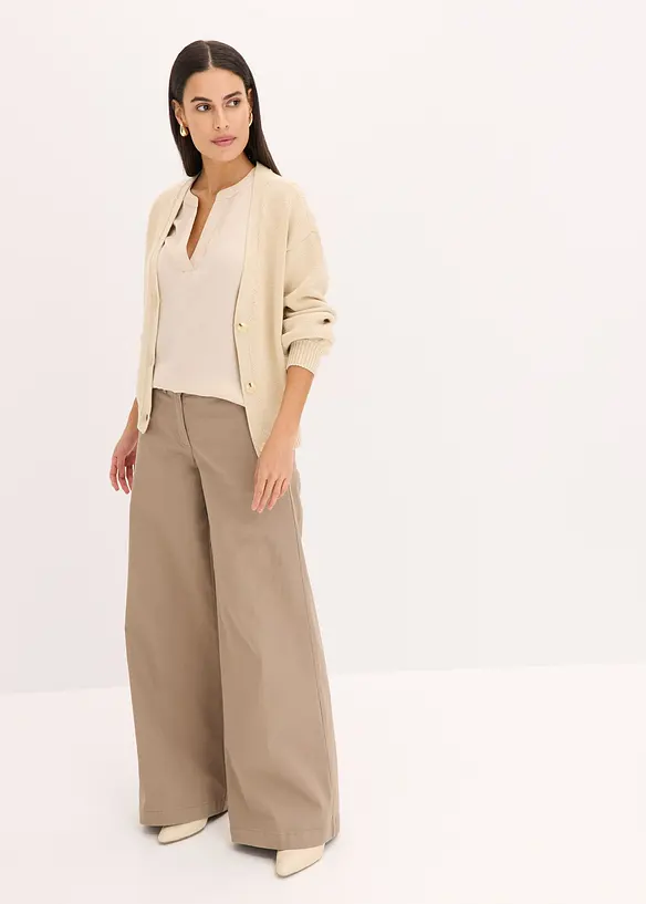 Blusa in satin a maniche corte con spalle scese, bonprix