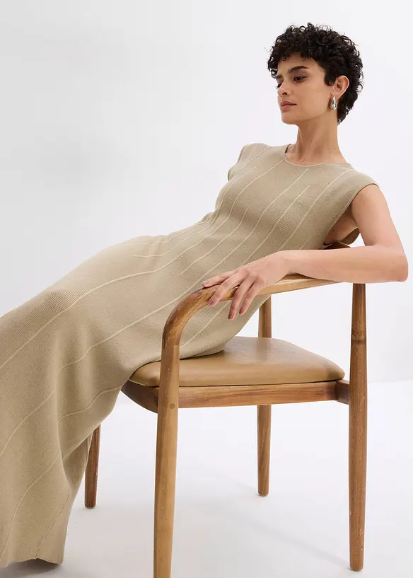 Abito in maglia aderente in misto viscosa, bonprix