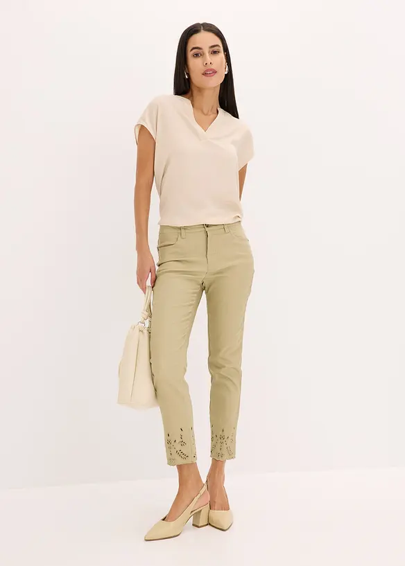 Pantaloni elasticizzati con ricami traforati, bonprix